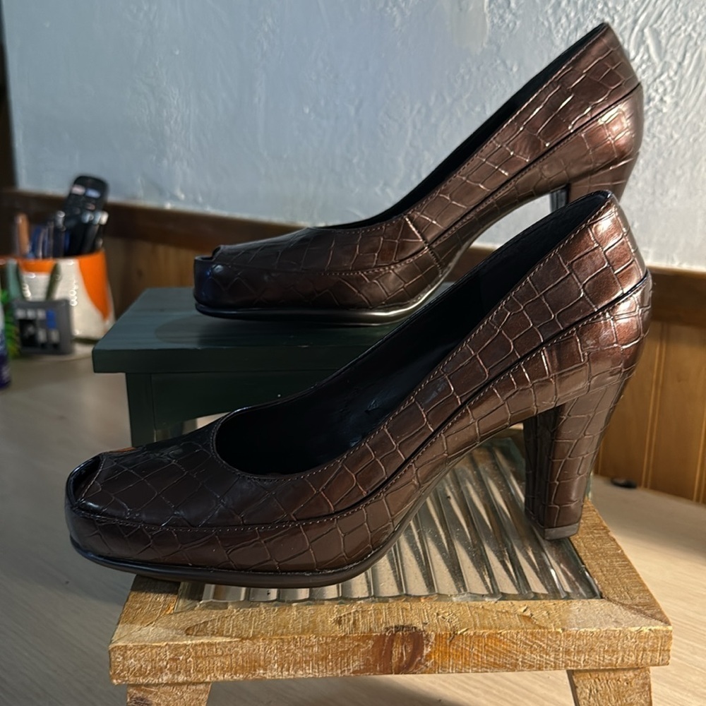Aerosols A2 Brown Crocodile Print Heels - Picture 4 of 6